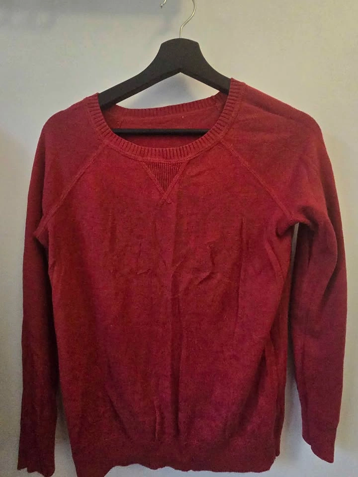 Womens shirt & sweaters $5 - photo 3