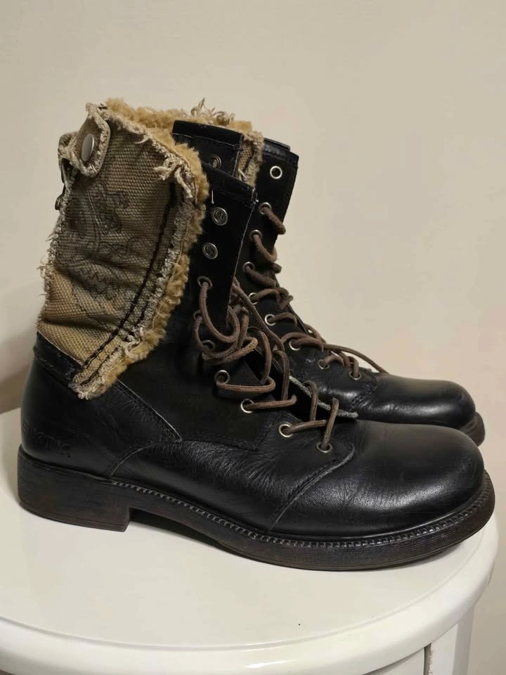Sixty Black Leather Lace-Up Boots - Size 8.5 - photo 5