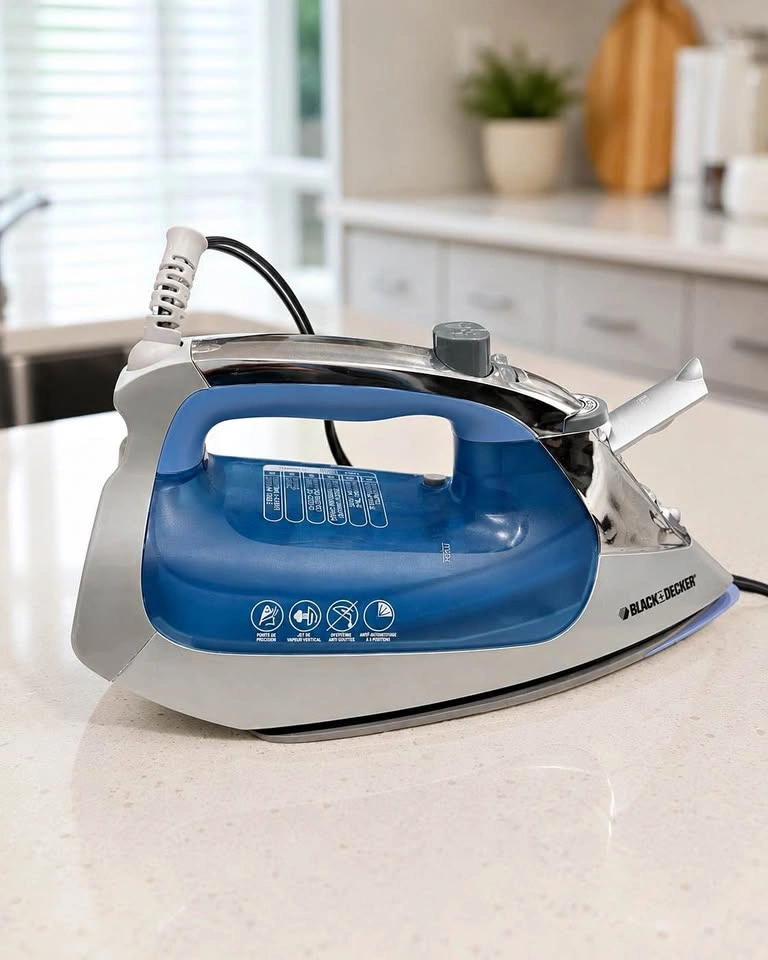 Black + Decker Clothes Iron & Mini Ironing Board
