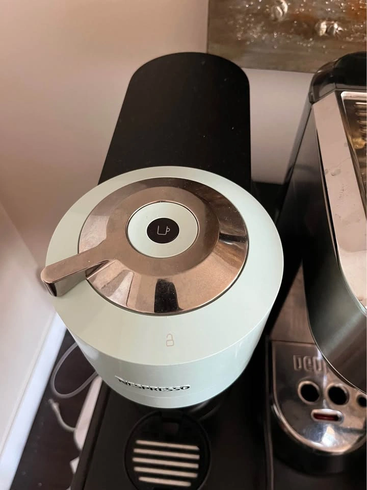 Nespresso Vertuo Next Limited Edition Capsule Machine Jade - photo 2