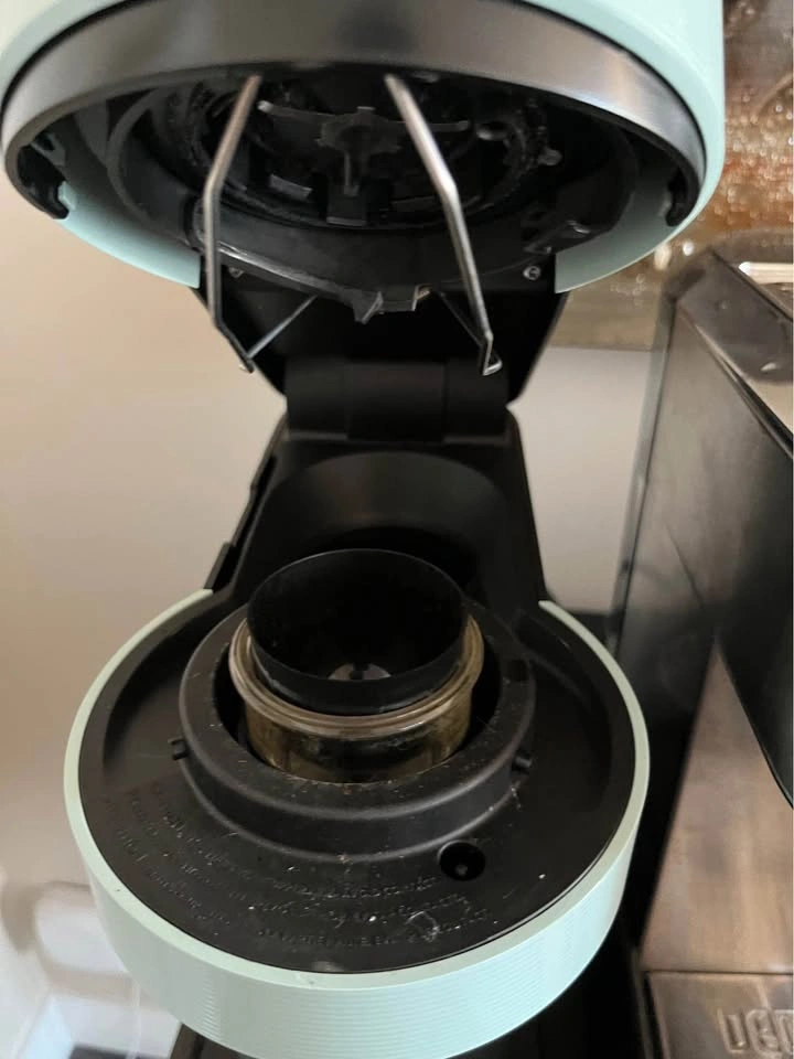 Nespresso Vertuo Next Limited Edition Capsule Machine Jade - photo 3