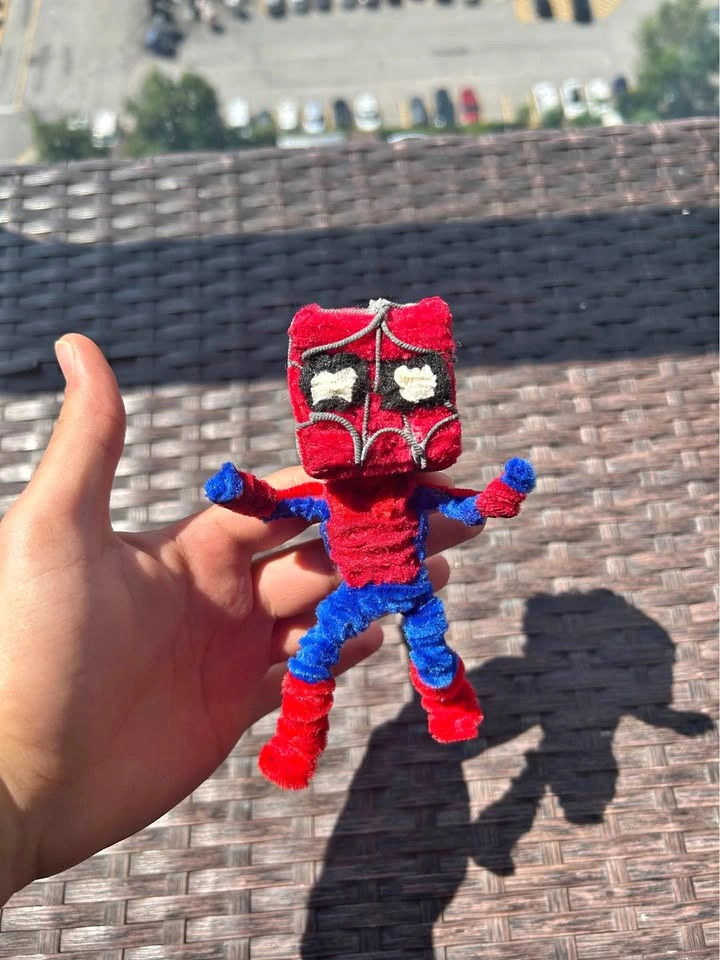 Spider-Man hand made action figures Minecraft style (movable)