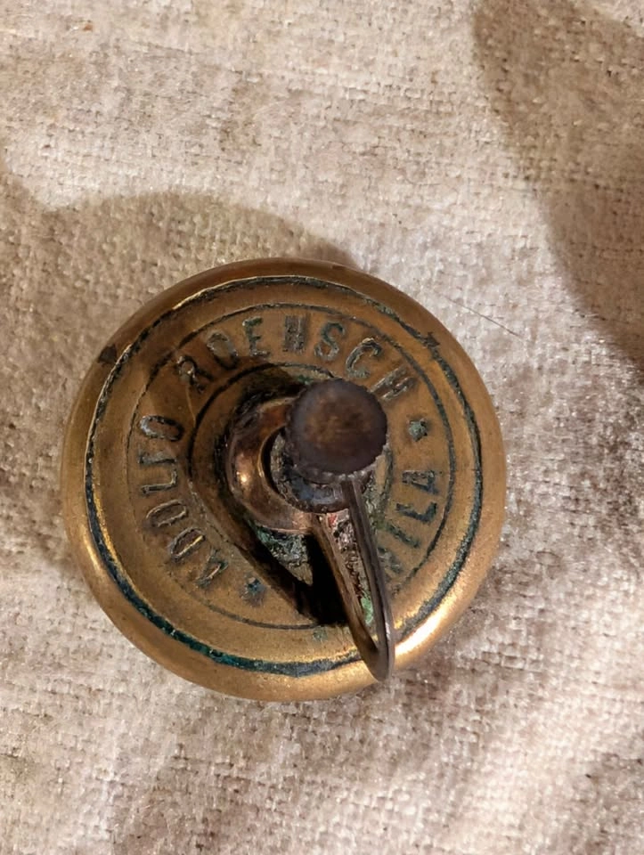 Vintage Adolfo Roensch Manila Brass Locomotive Buttons - photo 4