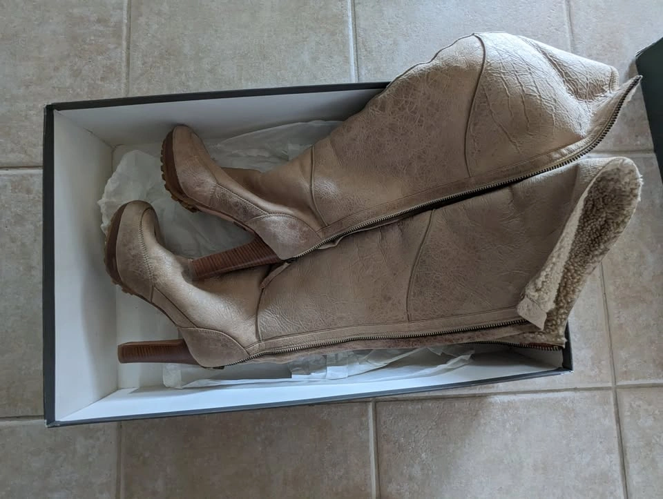UGG Australia tan DONATA over-the-knee shearling boots, sz 6 - photo 2