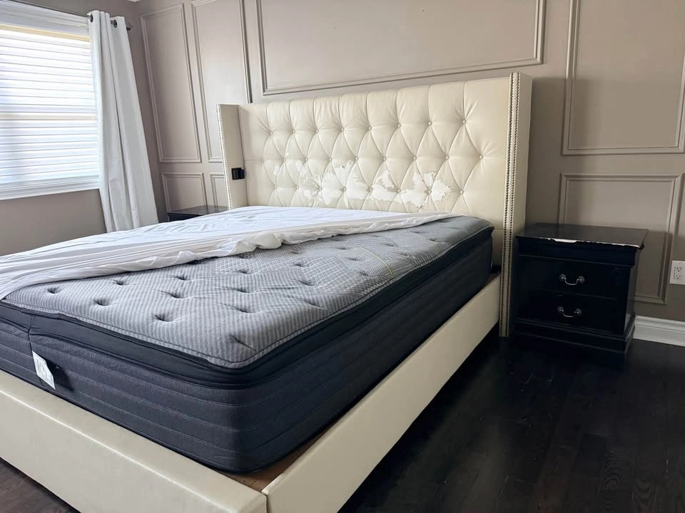 King bed set with mattress and 2 night tables - photo 4