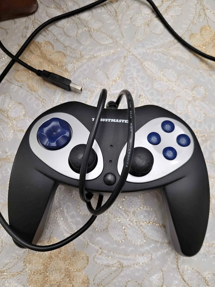 Thrustmaster Firestorm Dual Analog 3 PC Controller - Retro USB G
