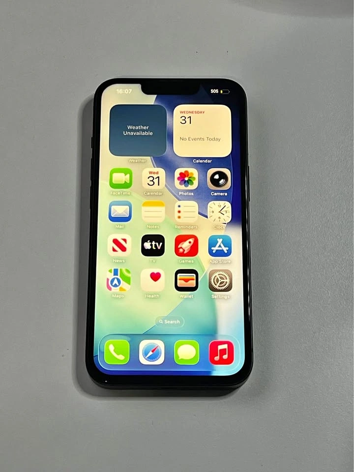 Apple iPhone 13 128GB Unlocked