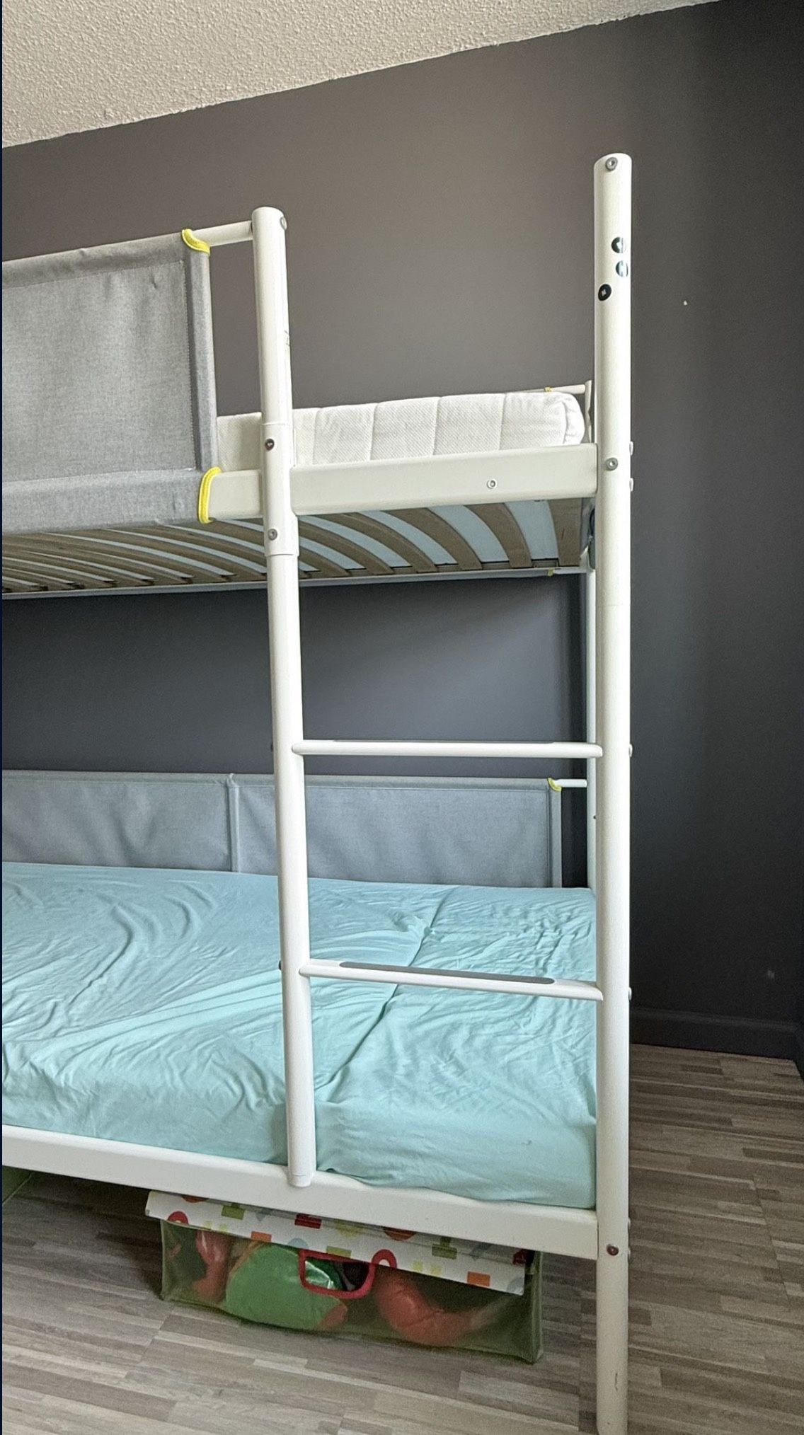 Ikea bunk bed (twin) for kids bedroom, white and light grey - photo 4