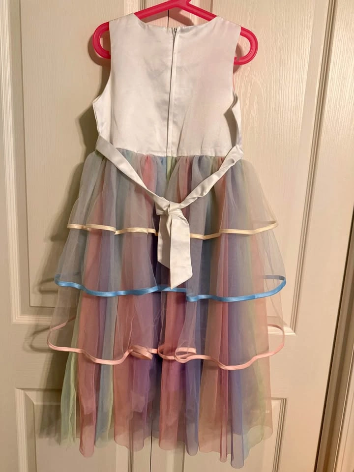 Beautiful Unicorn Dress - Size 6-7 years - photo 2