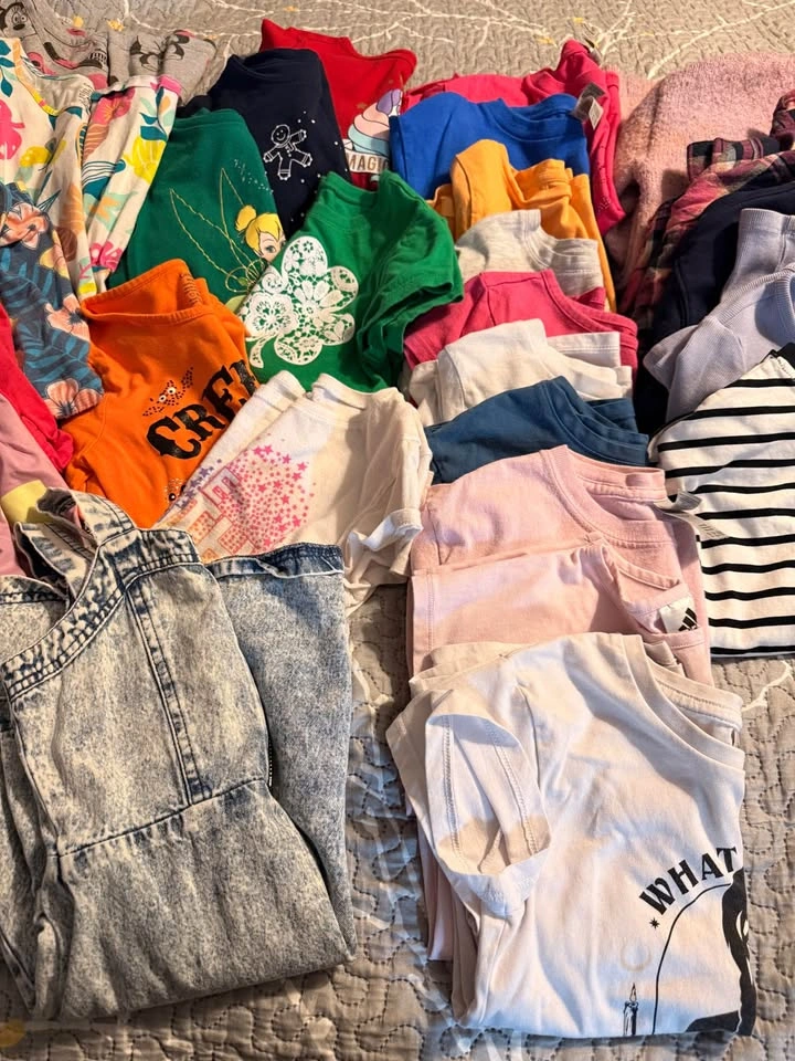 Large lot of girls mixed clothing - size 7/8 medium - photo 4