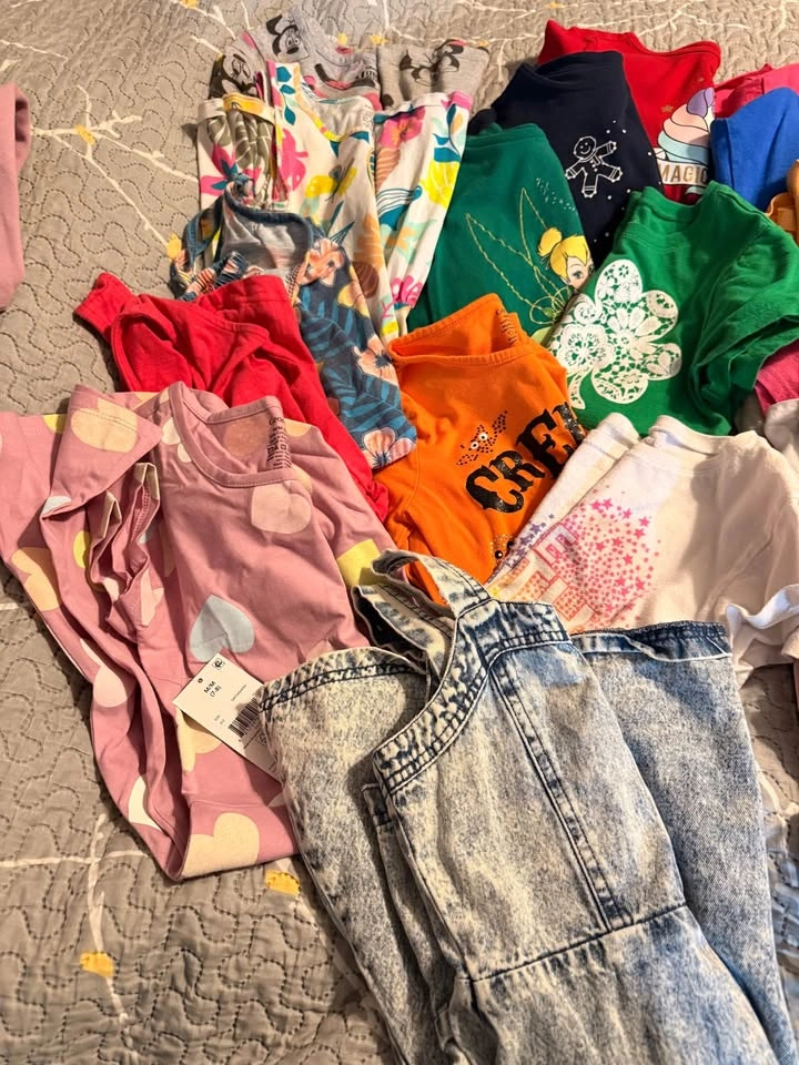 Large lot of girls mixed clothing - size 7/8 medium - photo 5
