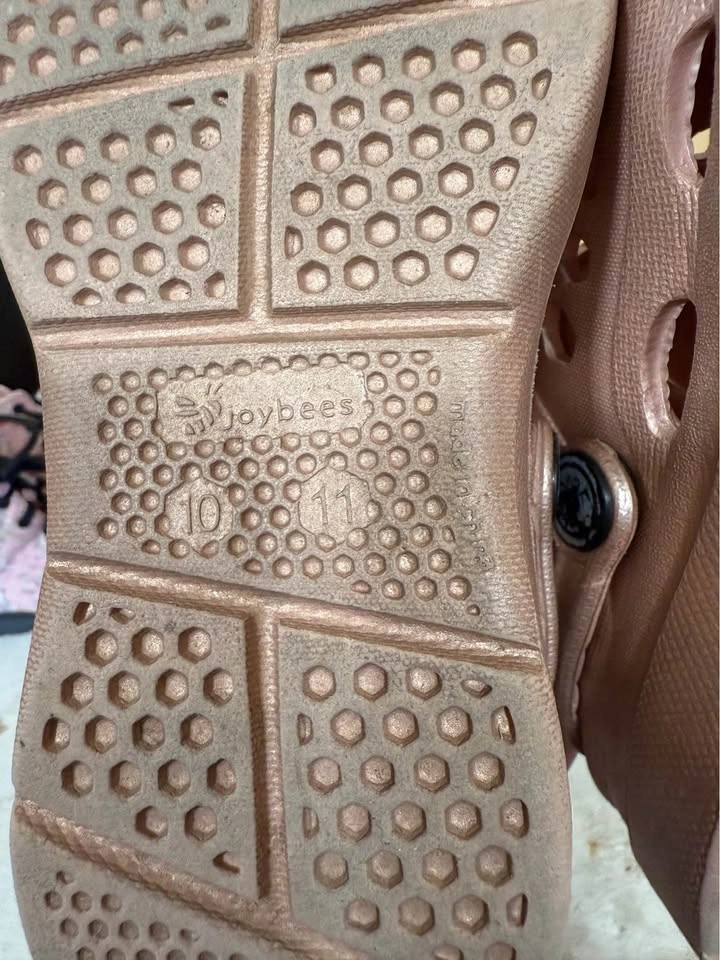 Joybees brand style crocs (size 10-11) - photo 3