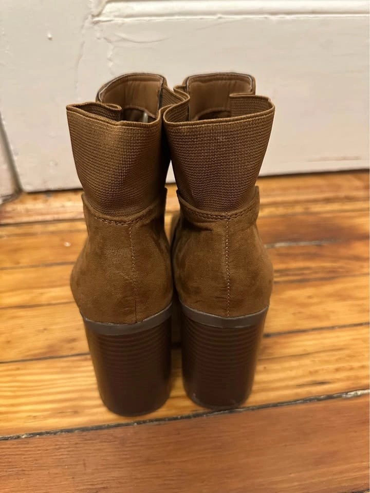 Brown Faux Suede Chelsea Ankle Heeled Boots. Women’s Size 8. - photo 3