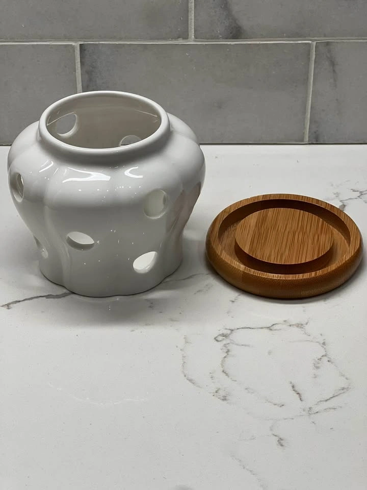 White Ceramic Garlic Keeper / Vent Container with Wooden Lid - photo 2