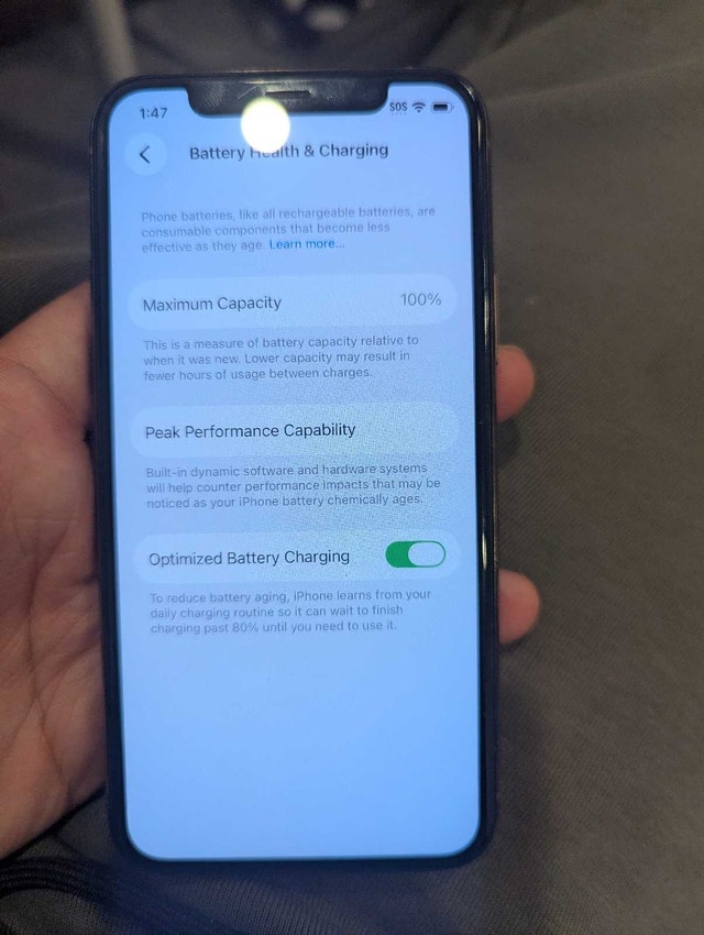 iPhone 11 Pro - 64gb - 100% Battery Health - photo 3
