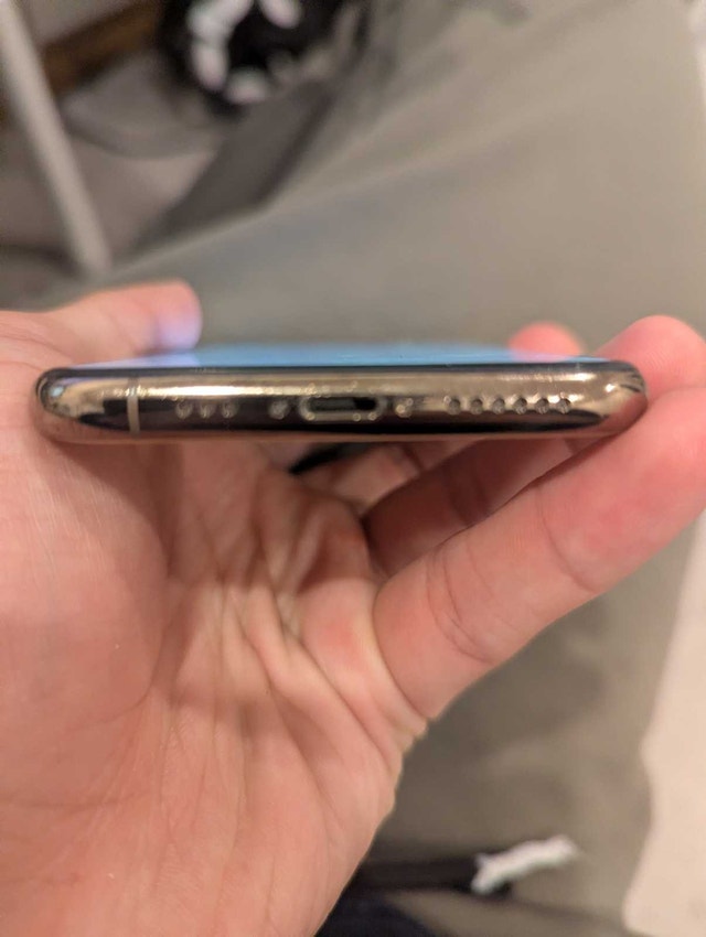 iPhone 11 Pro - 64gb - 100% Battery Health - photo 4