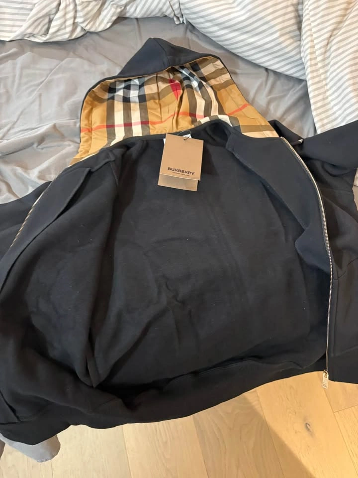 Burberry zip up - photo 4
