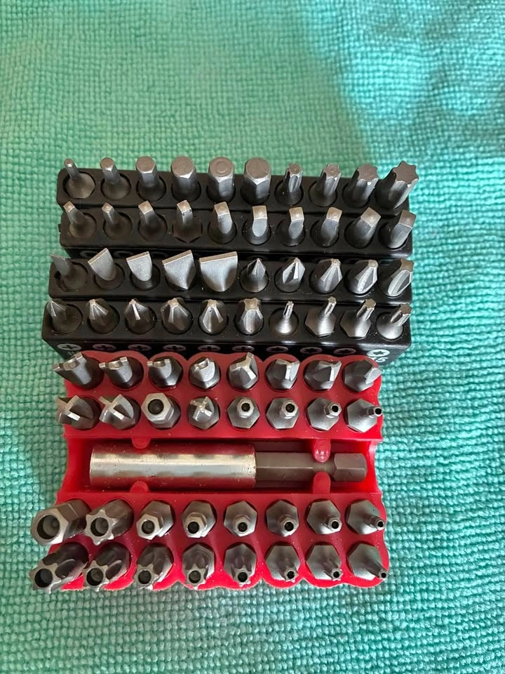 2X Screwdriver Bit Sets (Standard & Security Bits) 70+ Pieces