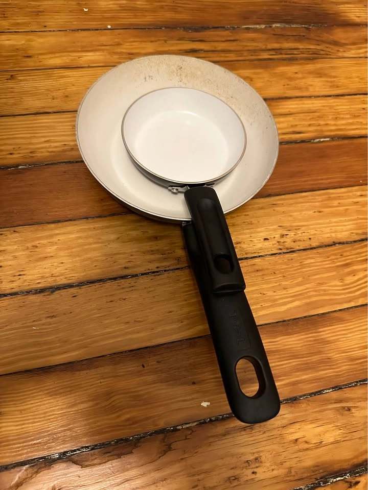 T-fal Ceramic Non-Stick Frying Pan Set of 2 - photo 3