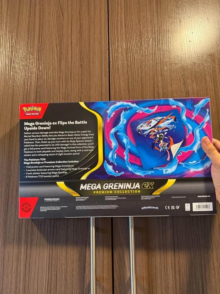 Pokemon Mega Greninja Premium Collection - photo 2