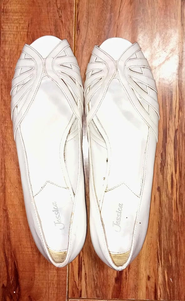 Jessica Leena White Wedge Shoes Size 10