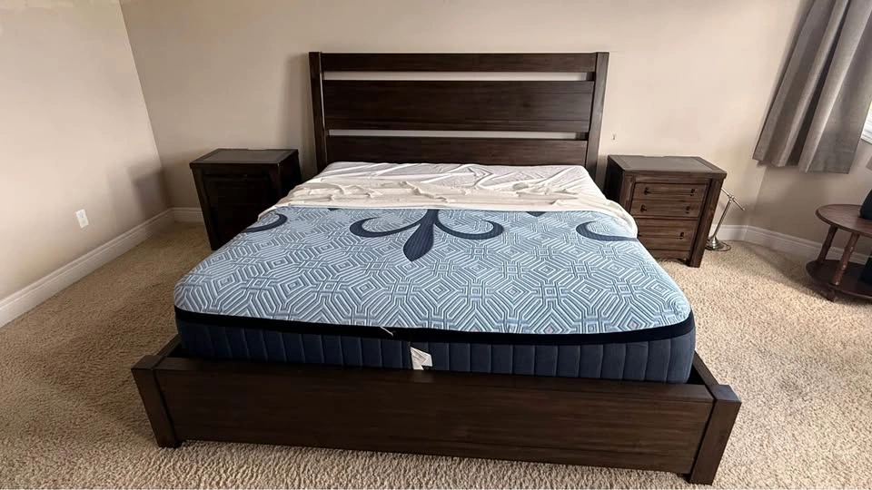 Wood bed frame with base, 2 nightstands and mattress - photo 2