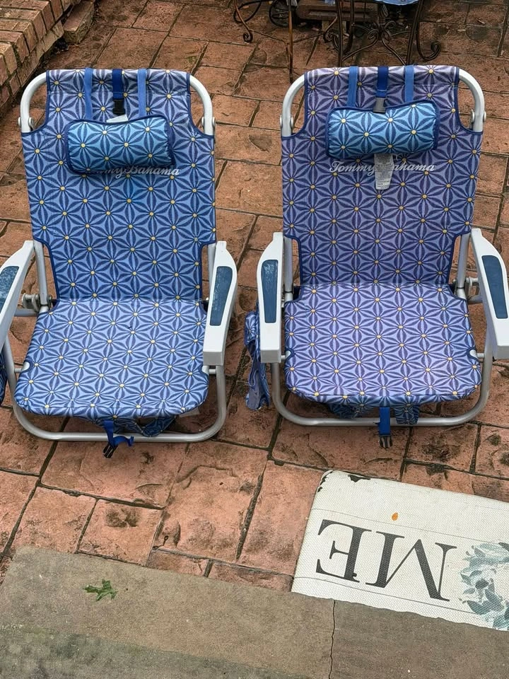 Set of 2 Tommy Bahama Beach Chairs - photo 2