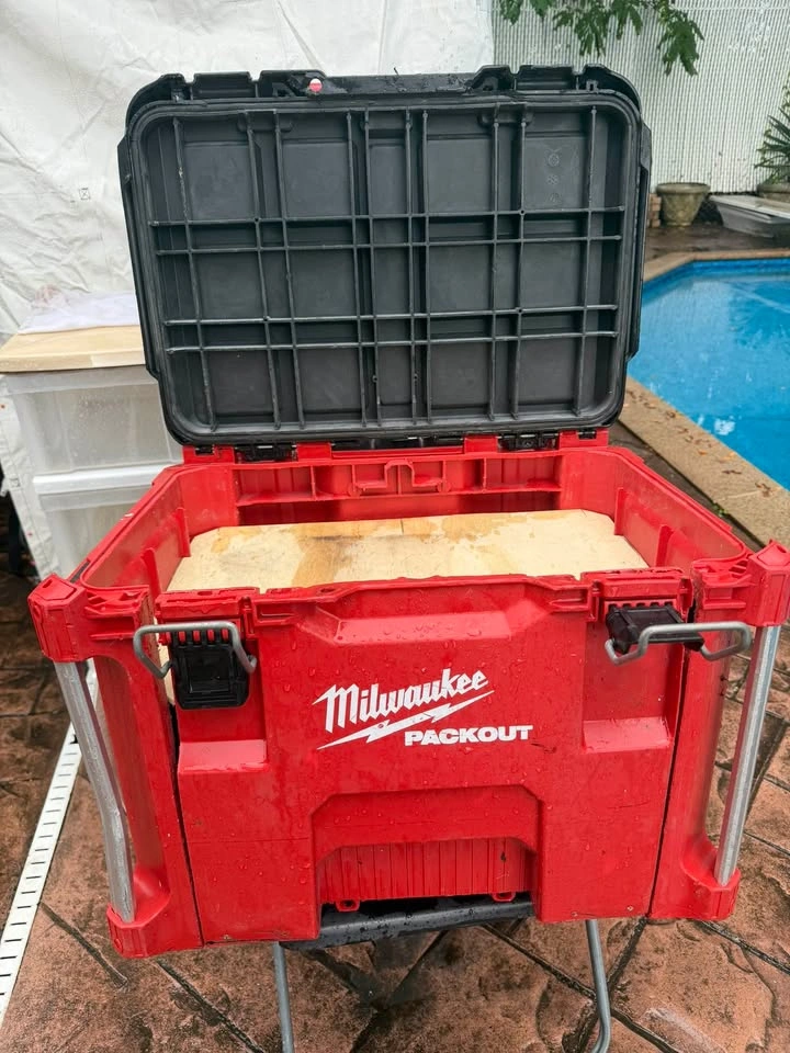 Milwaukee Packout Rolling Tool Box - photo 2