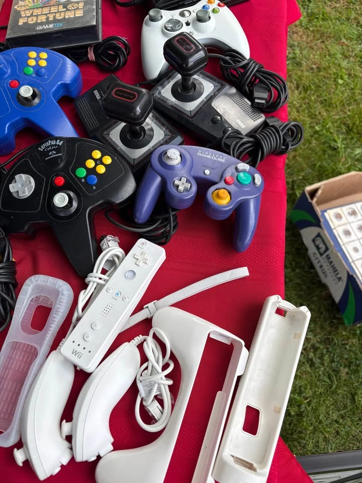 Nintendo, Sega, and Xbox Retro Video Game Controller Lot - photo 4