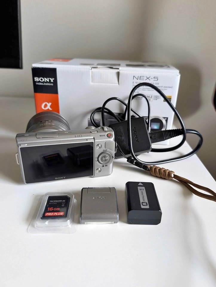 Sony NEX-5 Mirrorless Camera + 18-55mm OSS Lens Kit