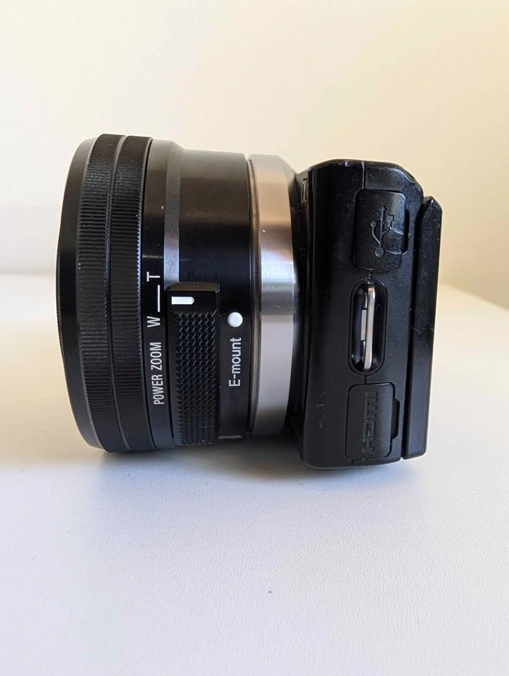 Sony NEX-5 Camera with 16-50mm Lens - photo 2