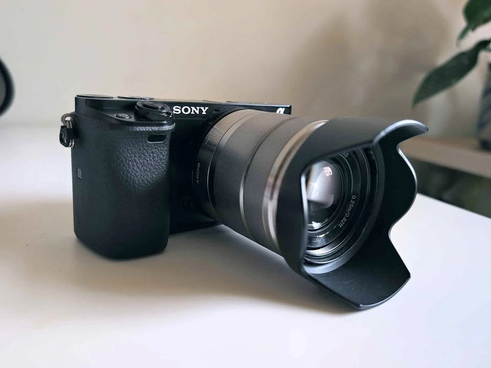 Sony a6000 Mirrorless Camera with 18-55mm Lens