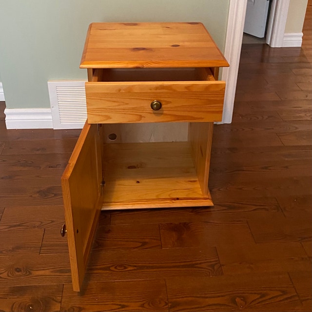 Pine Nightstand - photo 2
