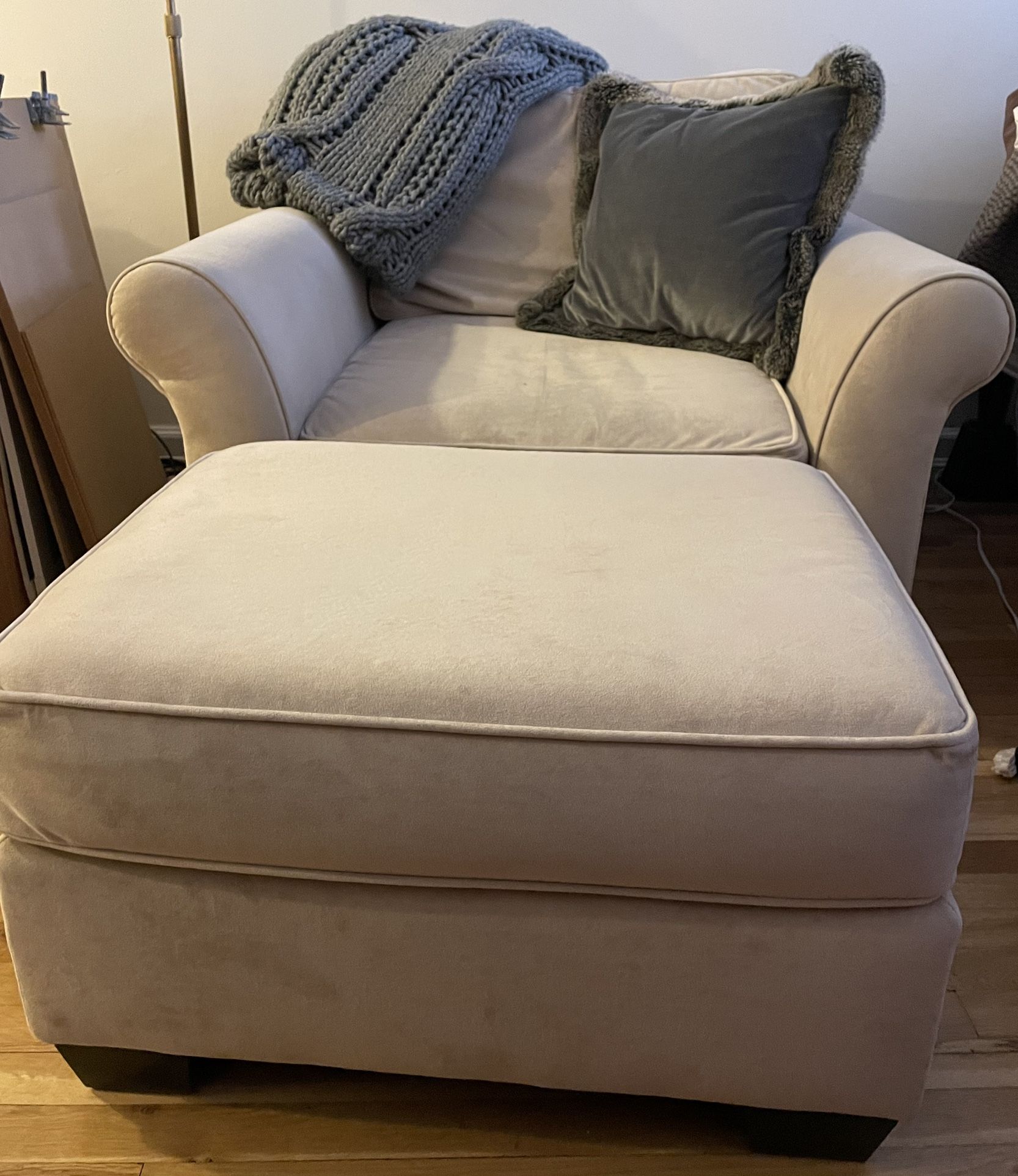 2 Pottery Barn Comfort Roll Grand Armchairs and Ottoman - photo 5