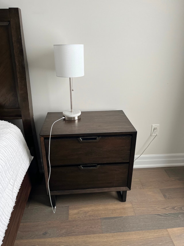 Wood storage bed (queen) and 2 nightstands - photo 3