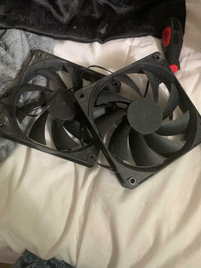 i buy power pc case with fans - photo 2
