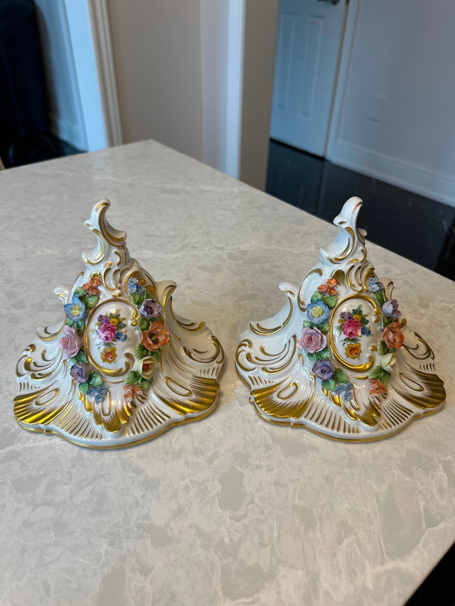 German Dresden-style porcelain wall bracket (console). Set of 2. - photo 4