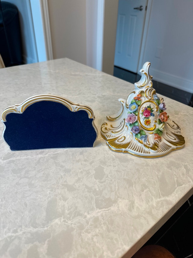 German Dresden-style porcelain wall bracket (console). Set of 2. - photo 5