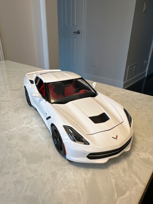 1:18 Maisto 2014 Chevrolet Corvette Stingray Z51 diecast model - photo 3