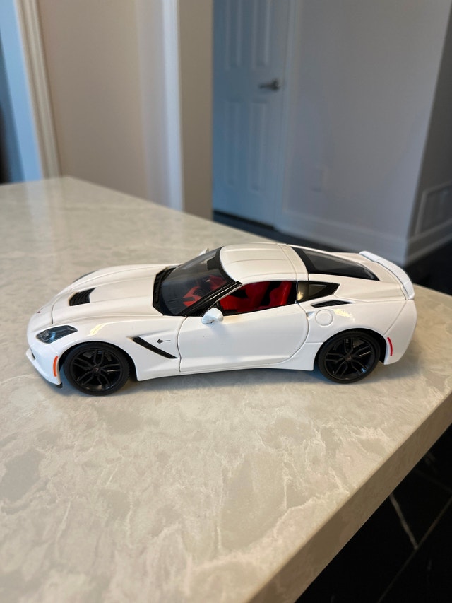 1:18 Maisto 2014 Chevrolet Corvette Stingray Z51 diecast model - photo 5