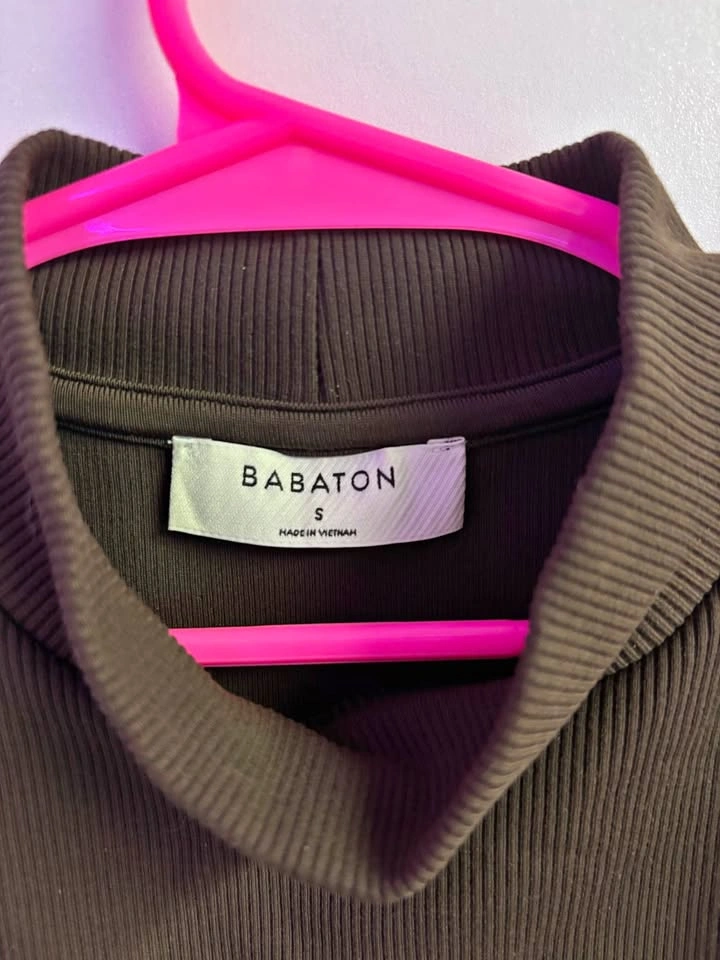 Babaton Ribbed Mock Neck Short Sleeve Top Size Small
