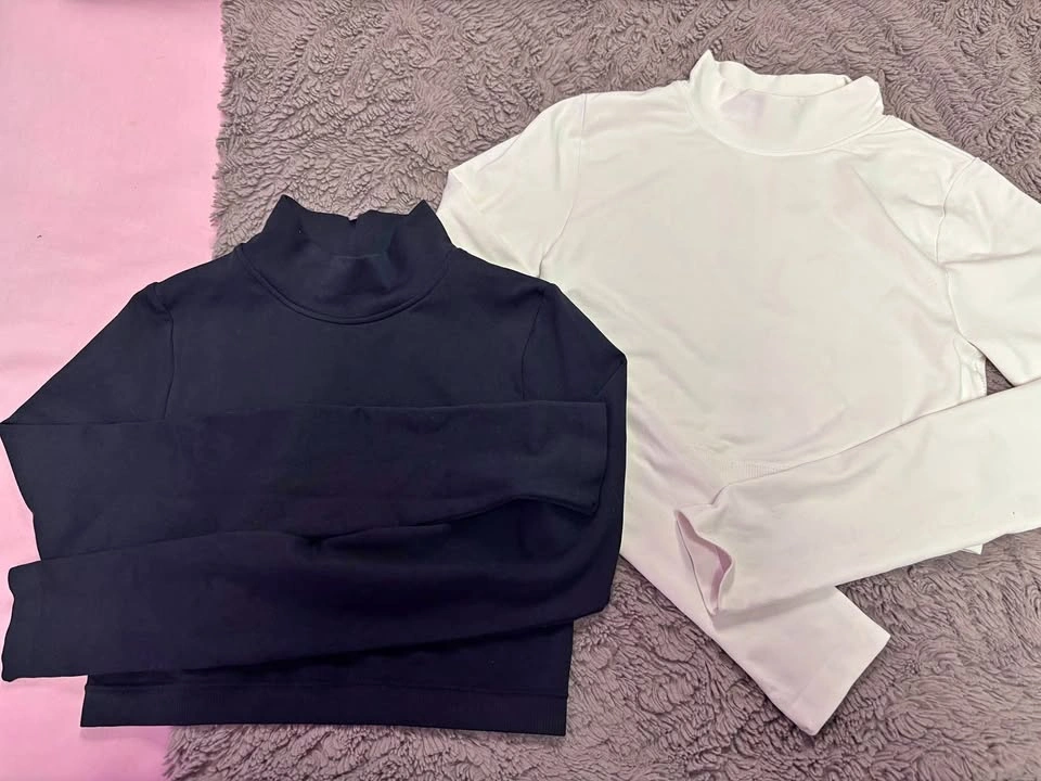 Garage Cropped Tops Size Small