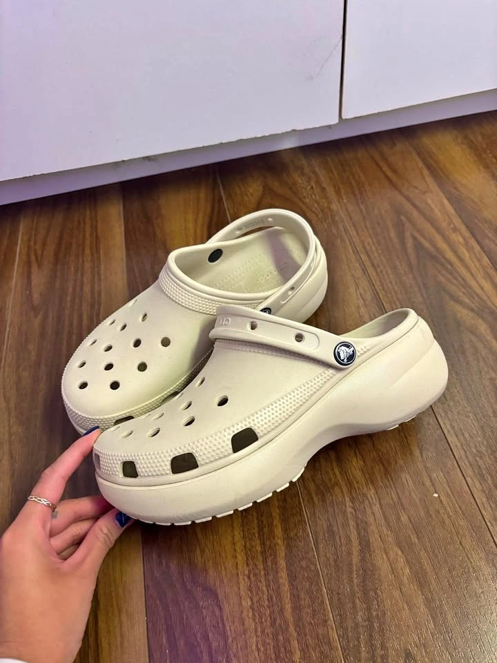 Platform Crocs Colour Bone Size W9