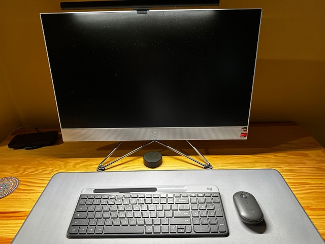HP 27” All-In-One Desktop PC