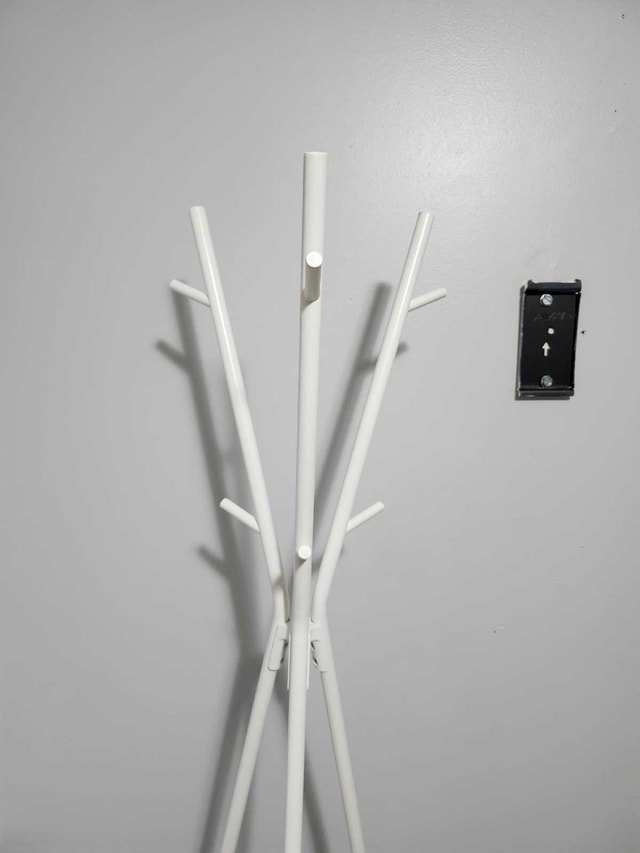 Minimalist White Metal Coat Rack - photo 2
