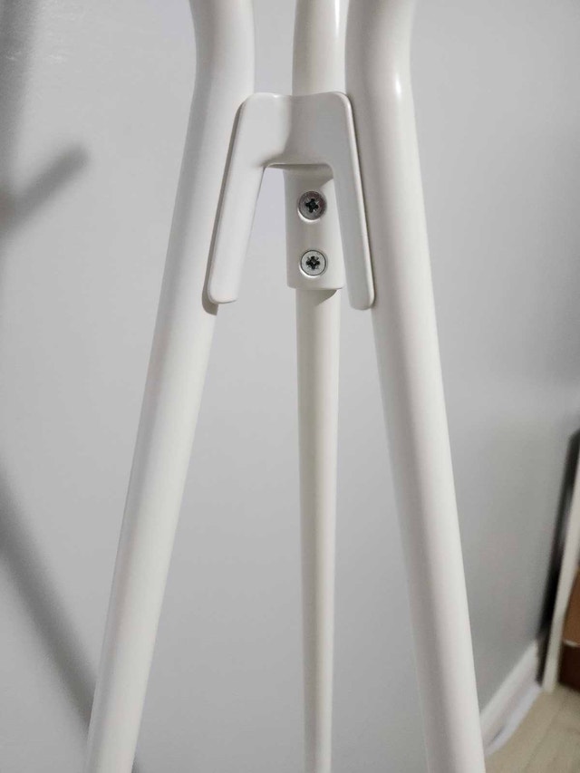 Minimalist White Metal Coat Rack - photo 3