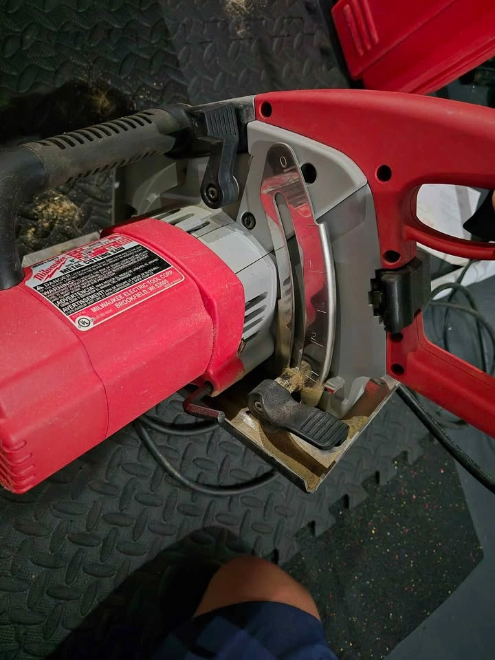 Milwaukee 8" metal cutting saw - photo 3