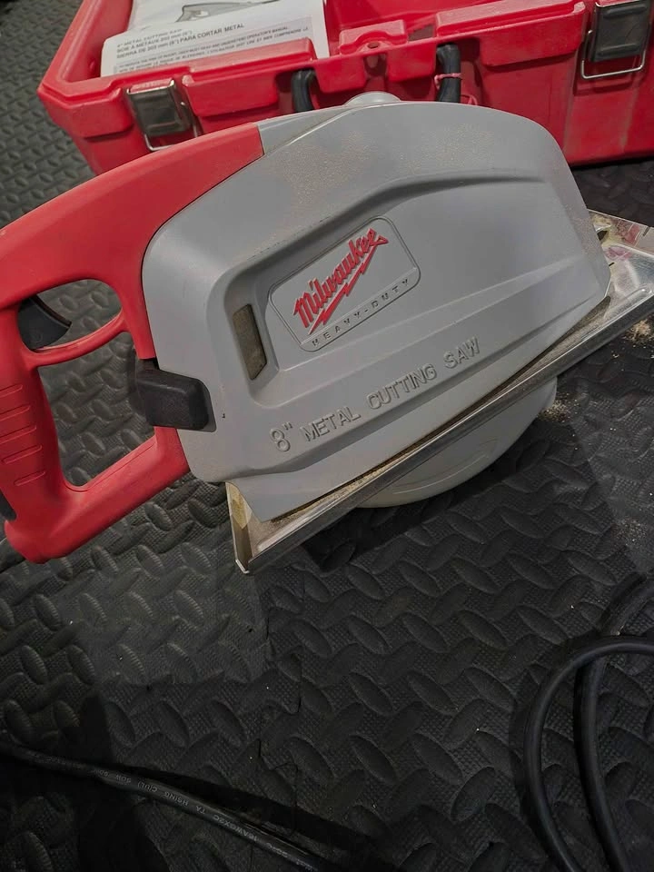Milwaukee 8" metal cutting saw - photo 4