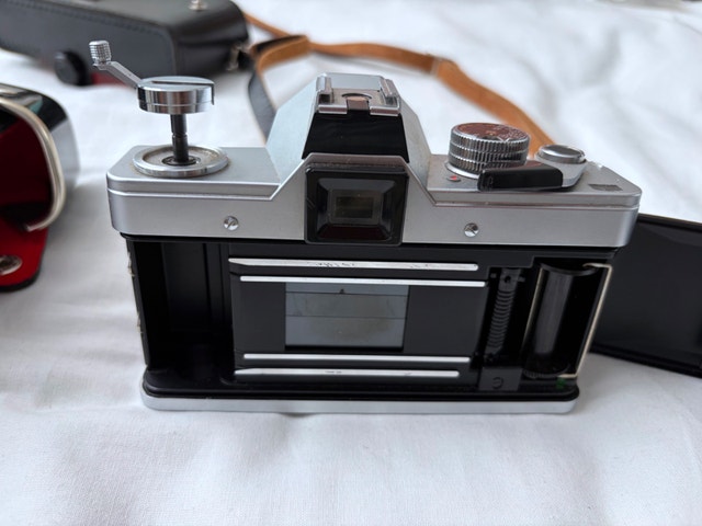 Praktica L2 SLR Film Camera with Domiplan 50mm f/2 M42 Lens - photo 4