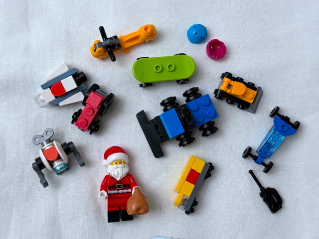 LEGO City Advent 2025 Santa Minifigure Minifig and Toys 60475